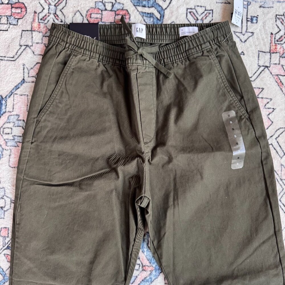 GAP Men's Easy Essential Pant Dark Green - size Small NWT - Picture 2 of 4